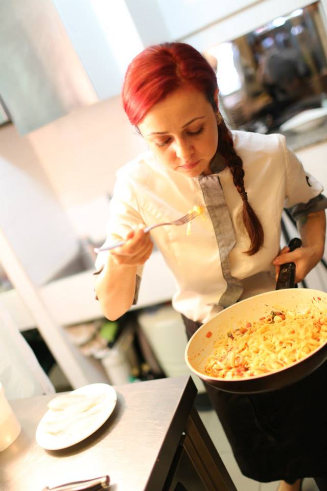O zi din viața unui Chef cu Mirela Ivașcu: “Un chef adevărat nu doarme niciodată”.